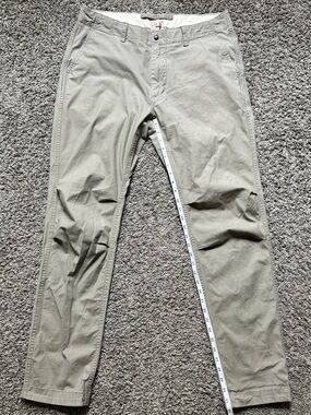 Relwen men’s chinos in Dark Sand